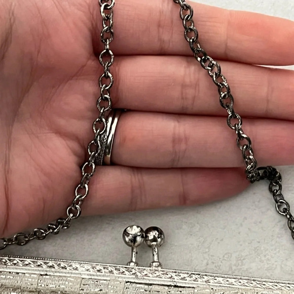 CFR/ Made in England/ Kiss snap closure/ Beige with gold thread/ Evening bag - Picture 8 of 14